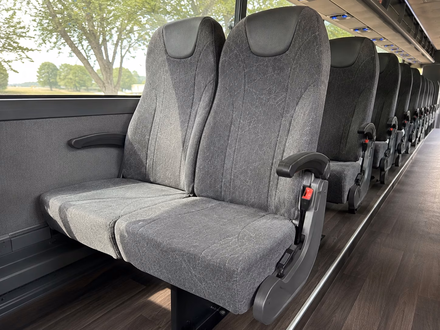 long distance charter bus rentals from waterbury to new york city