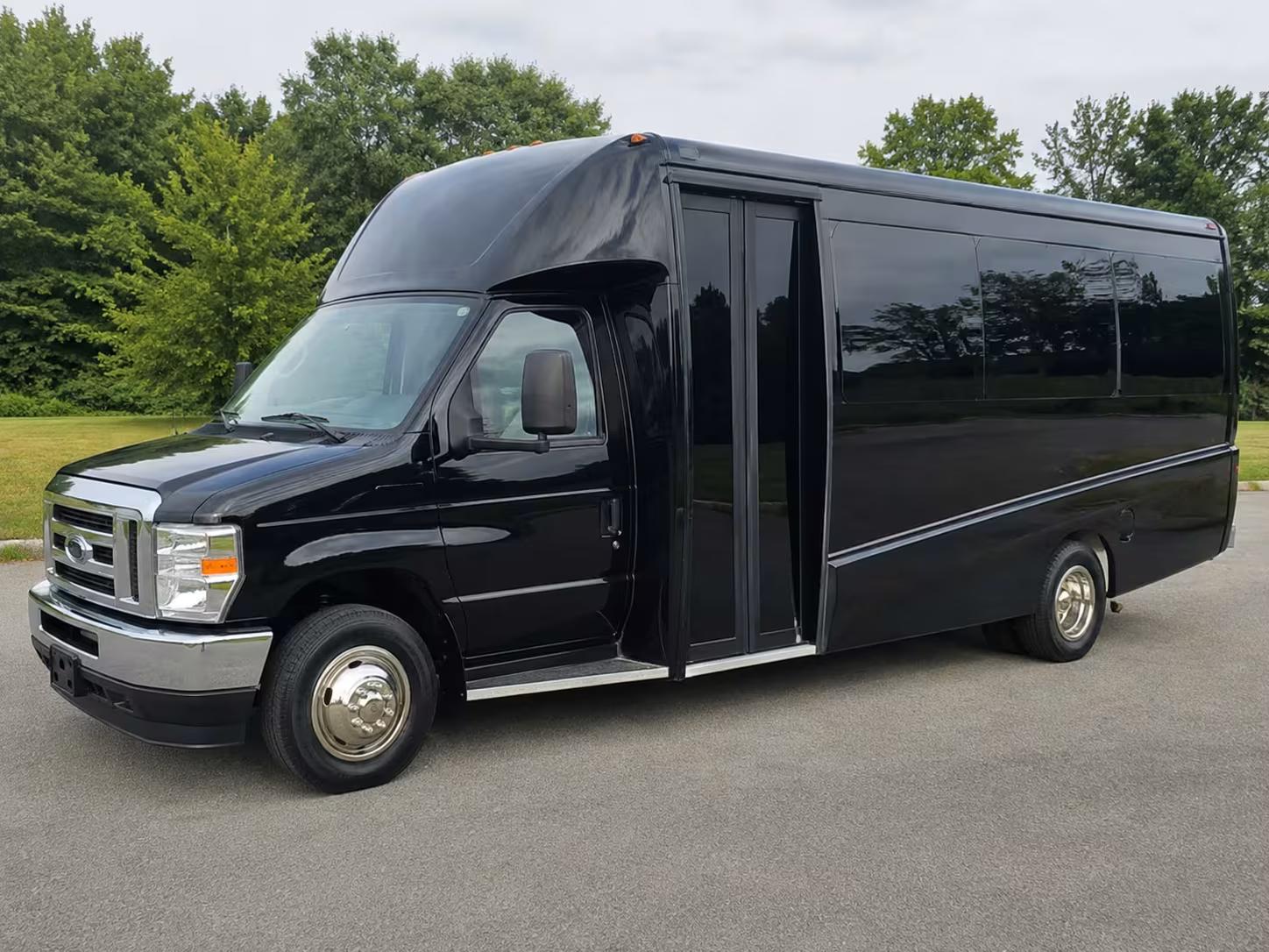waterbury prom minibus rentals across the naugatuck valley